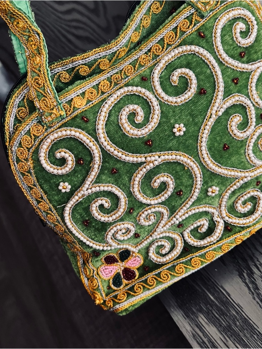 New! Vintage Green Handmade Beaded Indian Purse - Picture 6 of 7